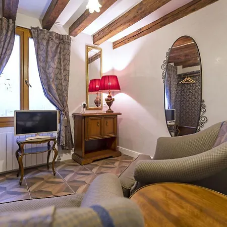 Il Nido Di San Stae Apartament *