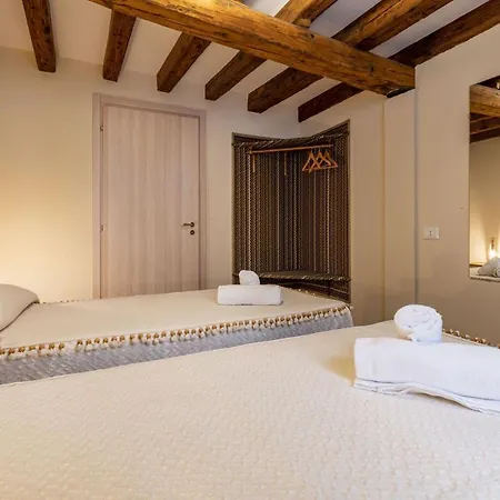Il Nido Di San Stae Apartment