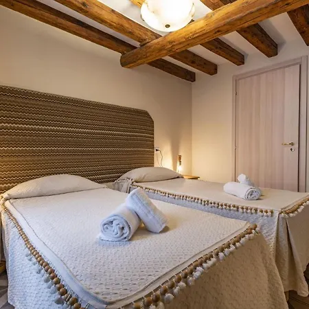 Il Nido Di San Stae Apartment Venedig