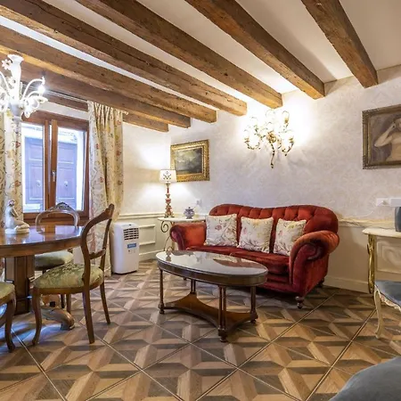 Il Nido Di San Stae Venedig